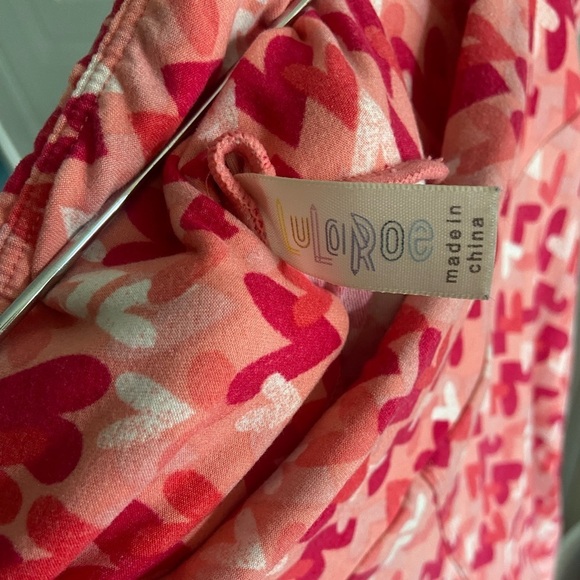 LuLaRoe Tall & Curvy Valentine Heart Leggings - Picture 4 of 8
